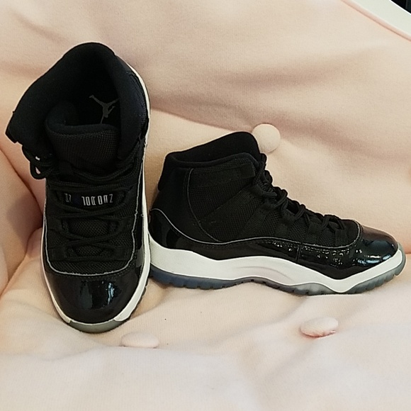 jordan retro 12 space jam